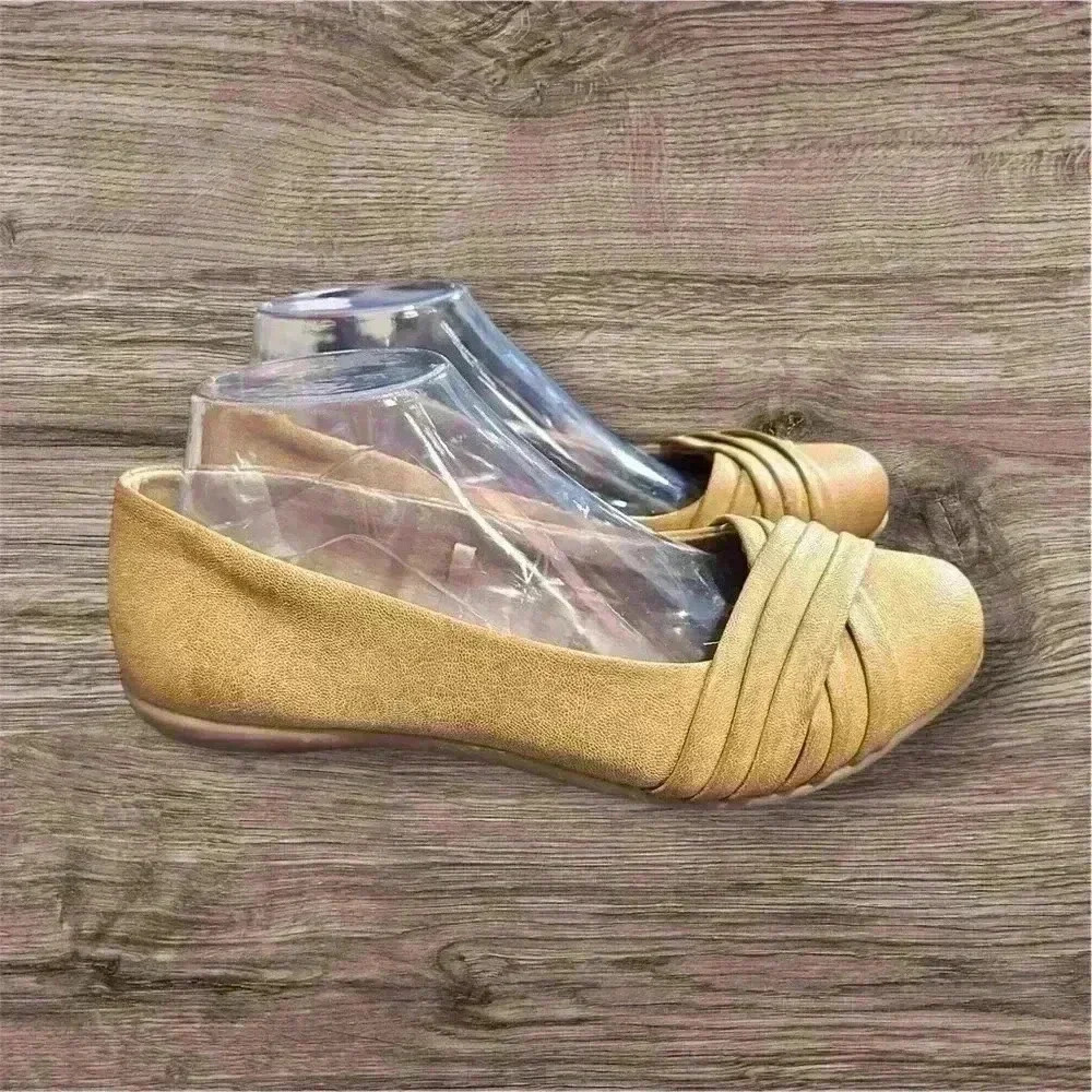 Cliffs by White Mountain Flats Size 8.5W Tan,‎ Ballet Flats, Womens Work Shoes